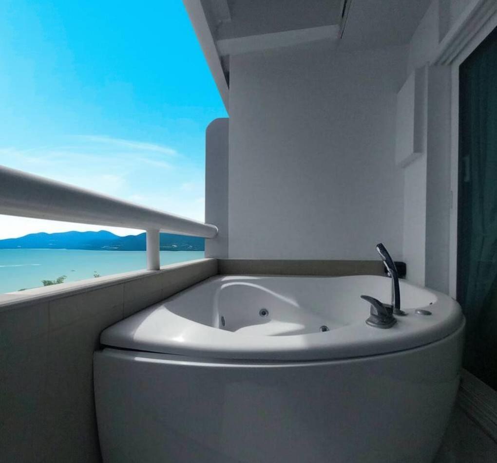 Sea View Private At Phuket 2br Patong